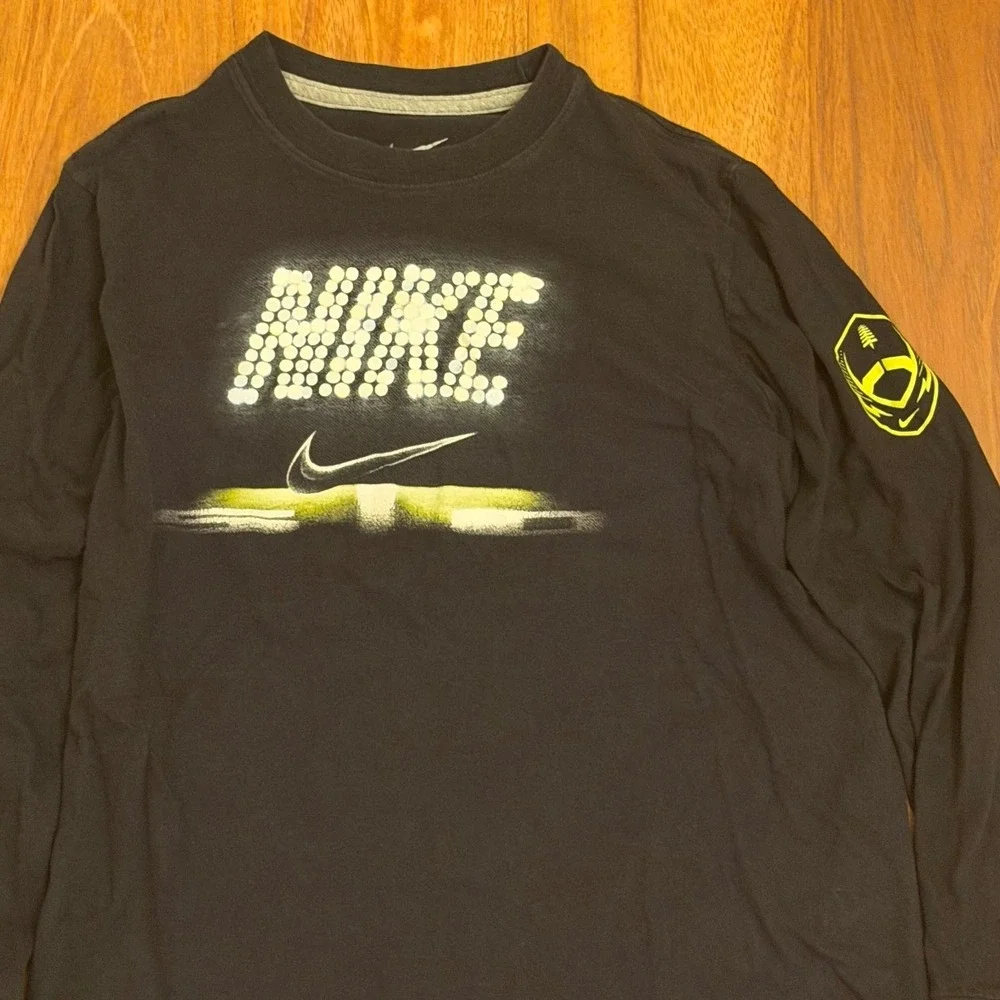 Nike sleeve please